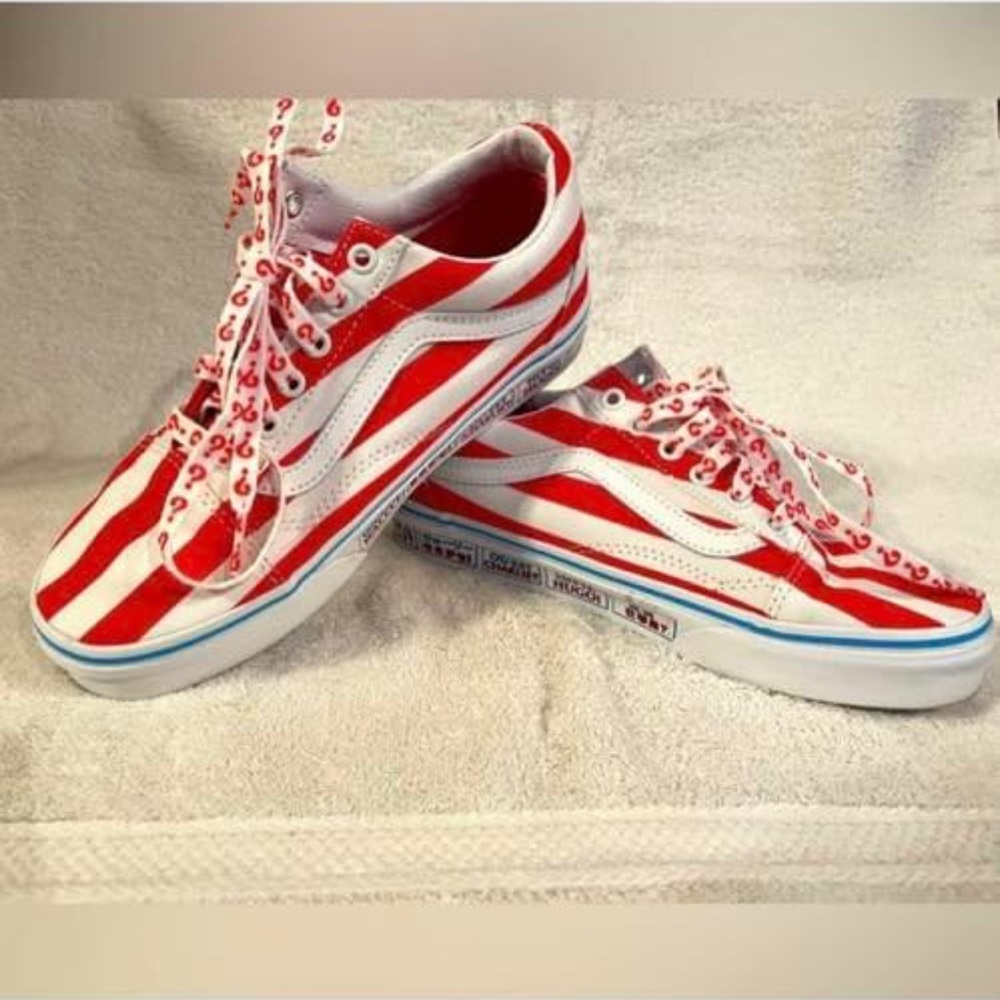 Vans Where's Waldo print, Size 7.5 in Women's